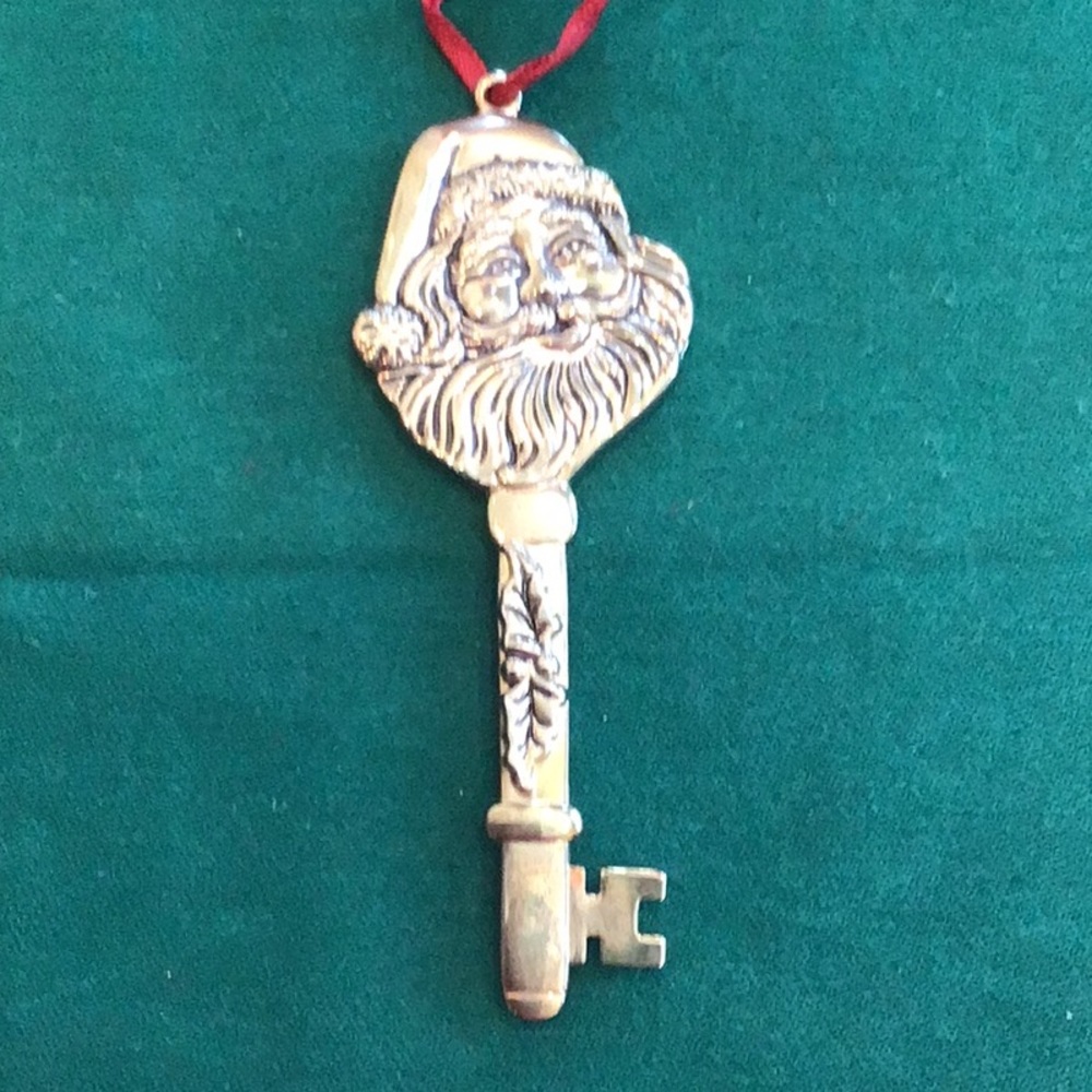 Vintage Gorham Silverstone Santa Key. 4.5” long.